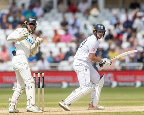 Jamie Smith at the wicket for England during day 5 at Trent Bridge.