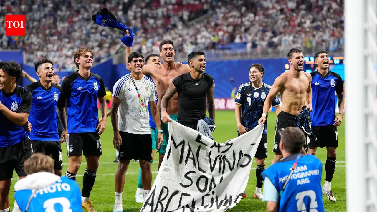 White House defends Argentina team over Falklands banner